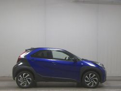 Blau Gebraucht 2023 Toyota Aygo Pulse Kleinwagen | 13.480 € (Guter Preis)