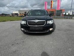 Schwarz Gebraucht 2010 Skoda Superb Kombi | 9.000 € (Teuer)