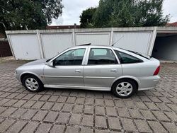 Silber Gebraucht 2002 Opel Vectra Limousine | 2.500 € (Etwas zu teuer)