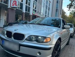 Grau Gebraucht 2001 BMW 318 Limousine | 2.500 €