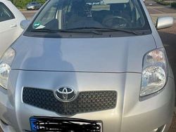Silber Gebraucht 2008 Toyota Yaris Limousine | 4.500 € (Etwas zu teuer)