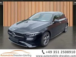 Schwarz (metallic) Gebraucht 2024 Mercedes A200 AMG line Limousine | 32.980 € (Fairer Preis)