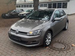 Grau Gebraucht 2017 VW Golf Highline Limousine | 12.300 € (Guter Preis)