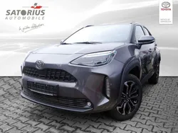 Grau Neu 2025 Toyota Yaris Cross Team SUV | 30.070 €