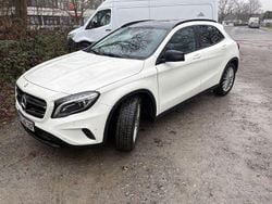 Weiß Gebraucht 2017 Mercedes GLA200 SUV | 18.999 € (Fairer Preis)