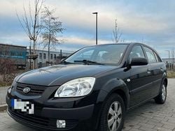 Schwarz Gebraucht 2009 Kia Rio Attract Limousine | 3.900 € (Teuer)