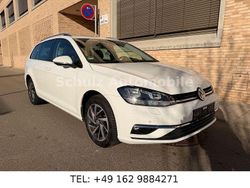 Weiß Gebraucht 2017 VW Golf VII Kombi | 15.950 € (Fairer Preis)