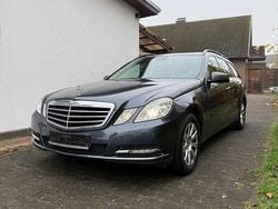 Grau Gebraucht 2010 Mercedes E220 Limousine | 5.490 € (Superpreis)