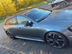 Grau Gebraucht 2024 Audi RS4 Sport Kombi | 80.000 € (Teuer)