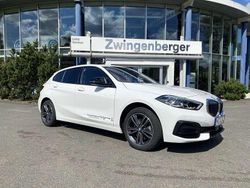 Weiss Gebraucht 2022 BMW 118 Sport Line Kleinwagen | 28.995 €