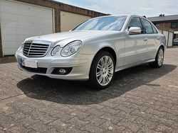 Silber Gebraucht 2006 Mercedes E280 Limousine | 13.499 €