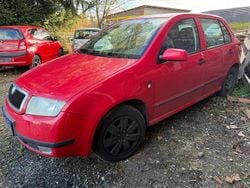 Rot Gebraucht 2000 Skoda Fabia Comfort Limousine | 349 € (Superpreis)