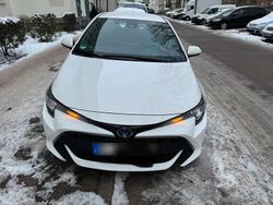 Weiß Gebraucht 2023 Toyota Corolla Limousine | 23.990 € (Fairer Preis)