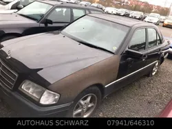 Schwarz Gebraucht 1997 Mercedes C180 Limousine | 1.600 € (Guter Preis)