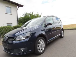 Blau Gebraucht 2014 VW Touran Cup Van / Kleinbus | 7.800 € (Guter Preis)