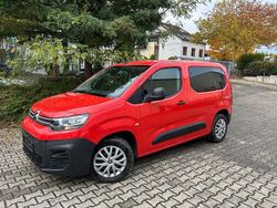 Rot Gebraucht 2023 Citroën Berlingo Live Van / Kleinbus | 14.980 €