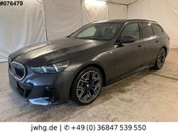 Grau Gebraucht 2024 BMW 520 M Sport Kombi | 53.950 € (Etwas zu teuer)