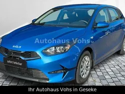 Blau Neu 2025 Kia Ceed Best Limousine | 22.970 € (Etwas zu teuer)