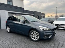 Grau Gebraucht 2016 BMW 220 Gran Tourer Advantage Van / Kleinbus | 13.890 € (Guter Preis)