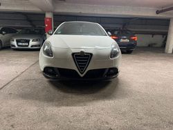 Weiß Gebraucht 2013 Alfa Romeo Giulietta Turismo Limousine | 5.300 € (Guter Preis)