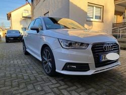 Weiß Gebraucht 2015 Audi A1 Sportback Sport Kleinwagen | 12.400 € (Fairer Preis)