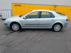 Grau Gebraucht 2002 Renault Laguna II Kleinwagen | 1.400 €