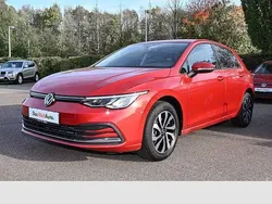 Rot Gebraucht 2022 VW Golf VIII Active Limousine | 20.450 € (Guter Preis)