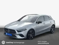Grau Gebraucht 2024 Mercedes A200 Advanced | 29.940 € (Fairer Preis)