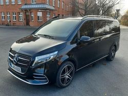 Schwarz Gebraucht 2020 Mercedes V250 AMG line Van / Kleinbus | 32.250 € (Fairer Preis)