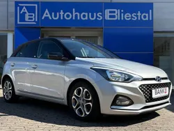 Sleek silver / black / met Gebraucht 2019 Hyundai i20 YES! Kleinwagen | 15.650 € (Fairer Preis)