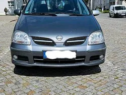 Grau Gebraucht 2004 Nissan Almera Tino Van / Kleinbus | 2.500 € (Teuer)