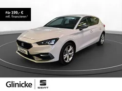 Weiß Gebraucht 2023 Seat Leon FR Limousine | 21.980 € (Superpreis)
