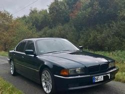 Grün Gebraucht 2025 BMW 735 Limousine | 9.250 €