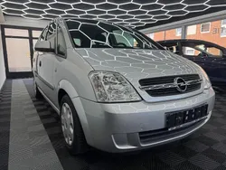 Silber Gebraucht 2004 Opel Meriva Enjoy Van / Kleinbus | 3.890 € (Etwas zu teuer)