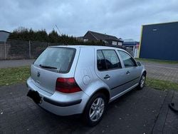 Grau Gebraucht 2002 VW Golf IV Kombi | 1.200 € (Guter Preis)