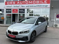 Glaciersilber Gebraucht 2018 BMW 220 Sport Line Van / Kleinbus | 14.400 € (Fairer Preis)