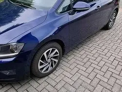 Blau Gebraucht 2017 VW Golf Sportsvan Van / Kleinbus | 12.850 € (Guter Preis)