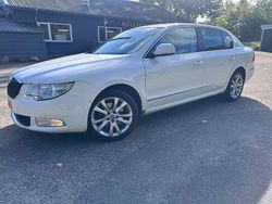Weiß Gebraucht 2011 Skoda Superb Elegance Limousine | 3.500 € (Superpreis)