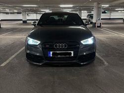 Grau Gebraucht 2016 Audi S3 Ambiente Limousine | 17.000 € (Fairer Preis)