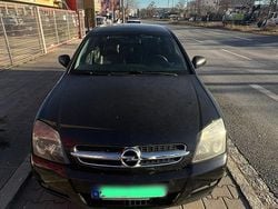 Schwarz Gebraucht 2004 Opel Vectra Limousine | 2.650 €