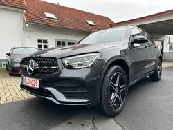 Grau Gebraucht 2022 Mercedes GLC300 AMG SUV | 48.889 € (Etwas zu teuer)
