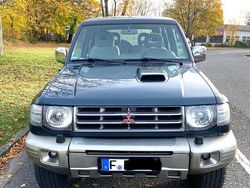 Grün Gebraucht 1999 Mitsubishi Pajero SUV | 12.900 €