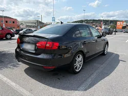 Schwarz Gebraucht 2012 VW Jetta Match Limousine | 9.000 € (Teuer)