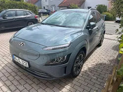 Grau Gebraucht 2021 Hyundai Kona Advantage SUV | 19.600 € (Etwas zu teuer)