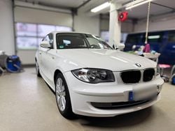 Weiß Gebraucht 2010 BMW 120 Kleinwagen | 4.900 € (Guter Preis)