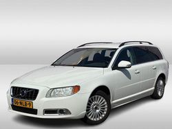 Weiß Gebraucht 2010 Volvo V70 Momentum Kombi | 3.999 € (Fairer Preis)