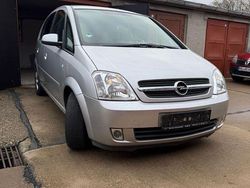 Silber Gebraucht 2003 Opel Meriva Van / Kleinbus | 1.650 € (Fairer Preis)