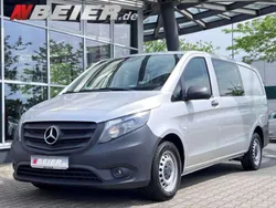 Silber (brillantsilber metallic) Gebraucht 2021 Mercedes Vito Van / Kleinbus | 27.834 € (Teuer)
