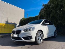 Weiß Gebraucht 2017 BMW 225 Active Tourer iPerformance Van / Kleinbus | 16.100 € (Fairer Preis)