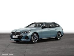 Grün Gebraucht 2024 BMW i5 Kombi | 76.362 €